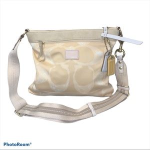 Coach Poppy Signature C Purse